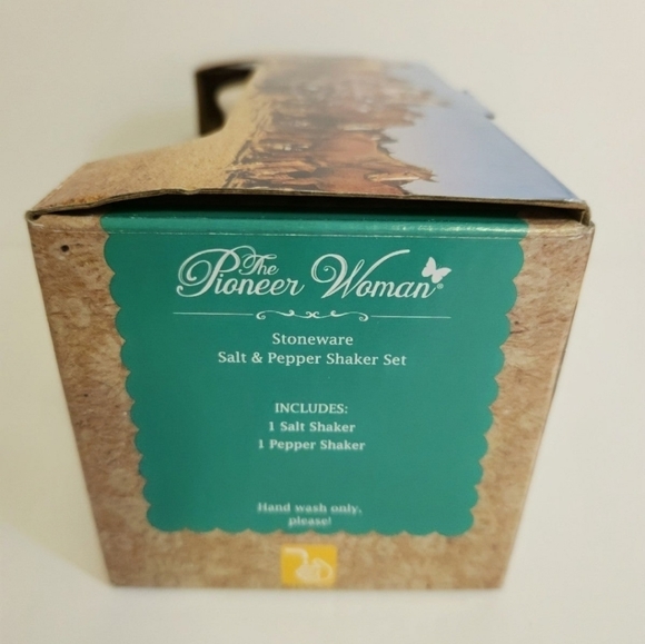 SOLD - Pioneer Woman Set - Picture 7 of 9